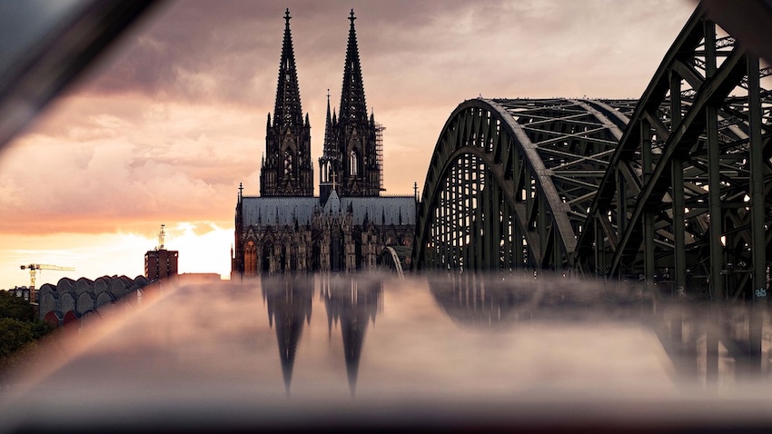 Can you trade mark a famous landmark?